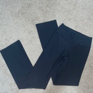 Nike Dri-Fit One Legend Pant - Yoga Pants / Flare Leggings